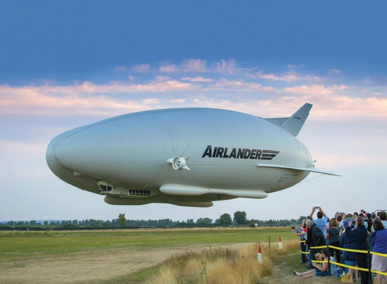 How many blimps are there in the world?